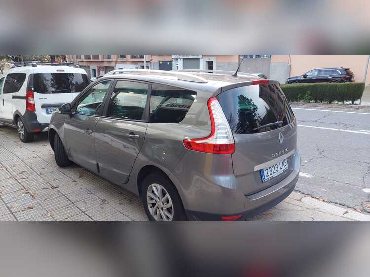 Renault Grand Scenic 1.5 DCI 110CV foto 4